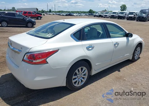 2015 Nissan Altima 2.5 S z USA, uszkodzony, nr VIN 1N4AL3AP5FN315127